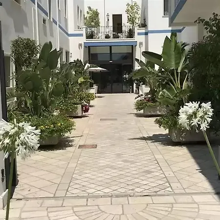 Miramare Hotel 3*