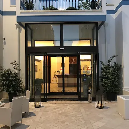 Miramare Hotel 3*